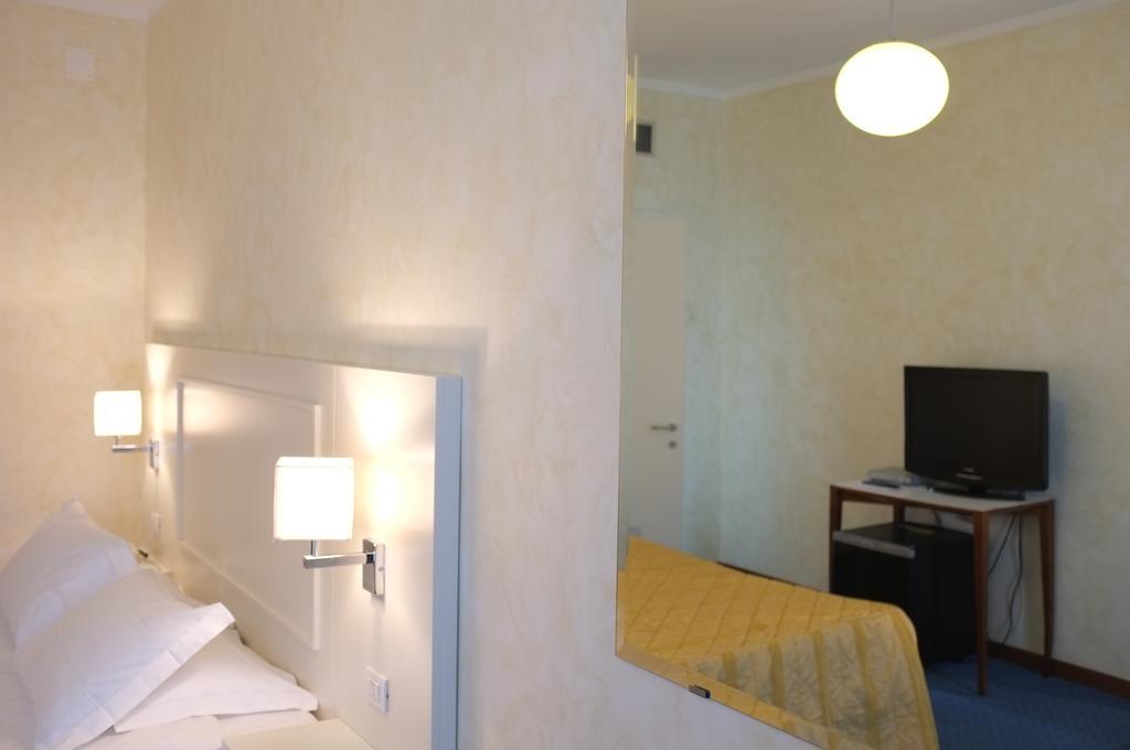 Hotel Della Citta Et De La Ville Forli Bilik gambar
