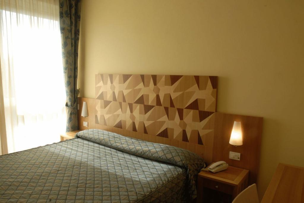 Hotel Della Citta Et De La Ville Forli Bilik gambar